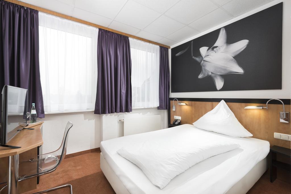 Days Inn Dortmund West Esterno foto