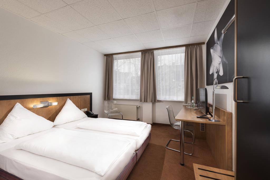 Days Inn Dortmund West Esterno foto